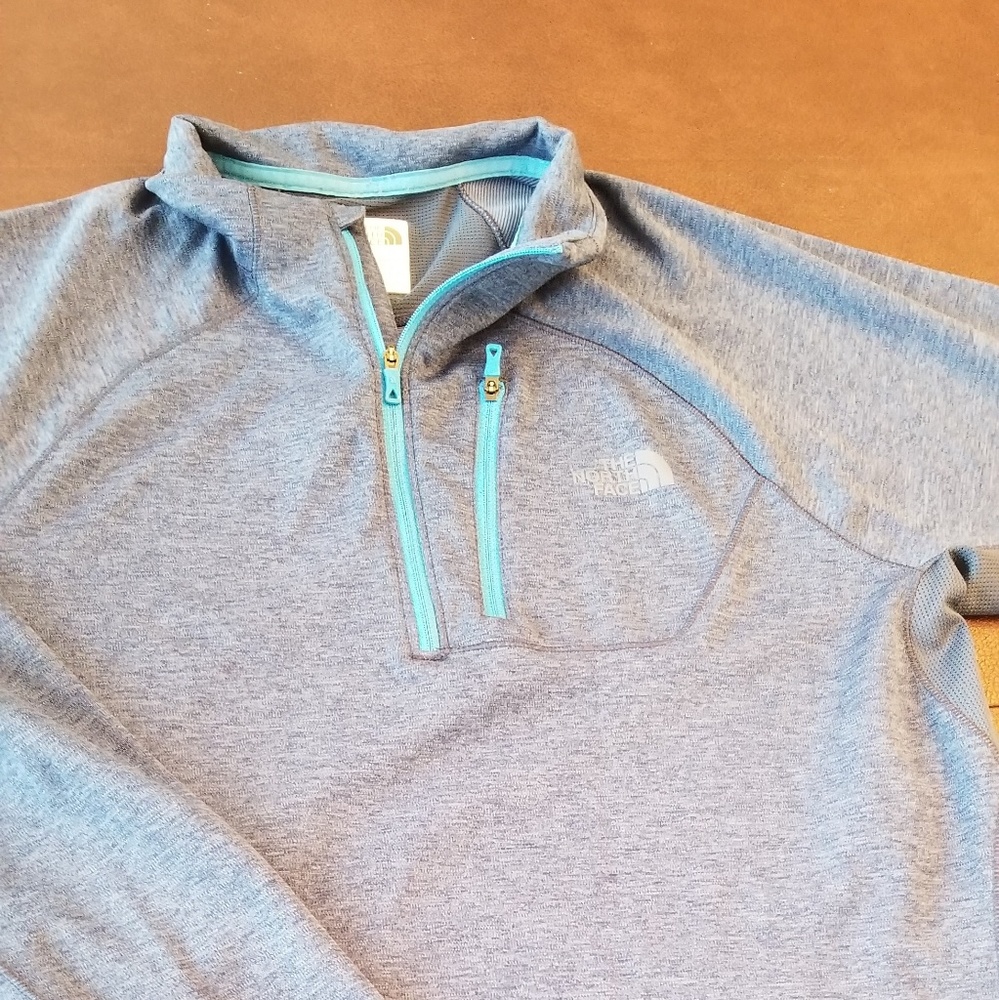North face long sleeve blue 1/4 zip